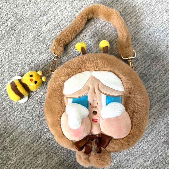 NWOTCrybaby Crying Again series Big Head bag - I’ll bring you flower Bee POPMart - Picture 9 of 15